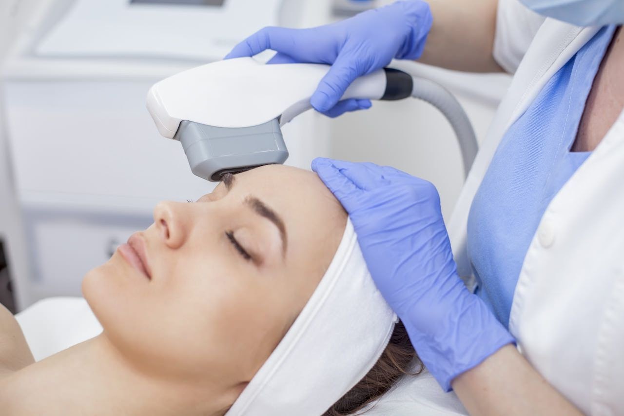 Liệu pháp ánh sáng trị mụn