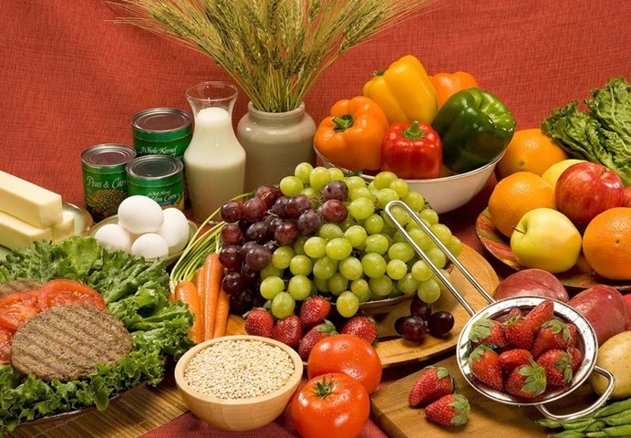 Bị mụn trứng cá nên bổ sung rau củ và trái cây