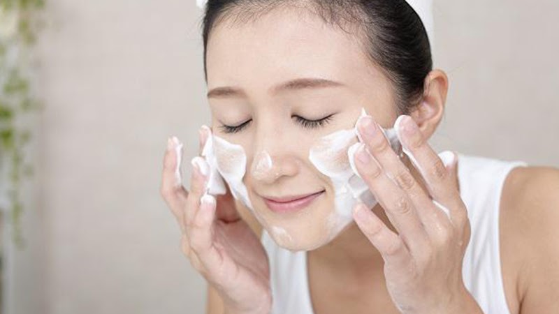 Chăm sóc da bị mụn viêm